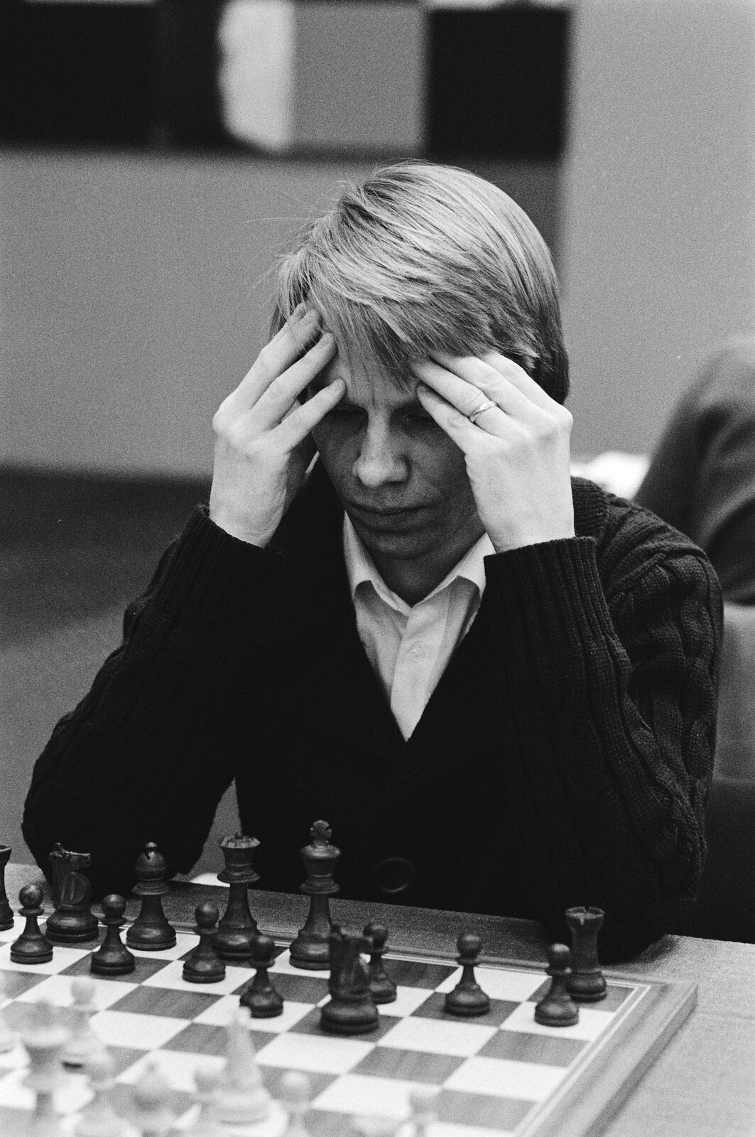 Ulf Andersson deep in thought during the 1983 Hoogovens tournament, 23 January 1983.
